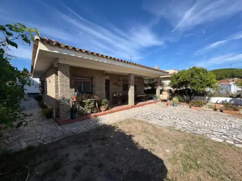 Chalet en Cuatro Pinos-El Carmen