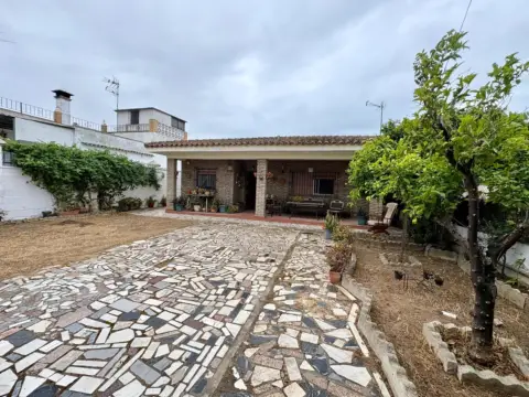 Chalet en Cuatro Pinos-El Carmen