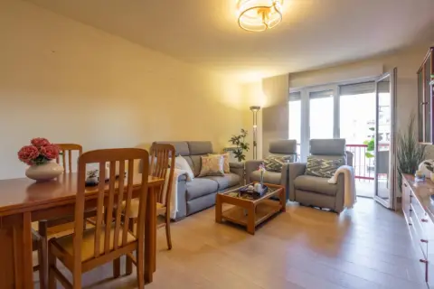 Piso en Antso VI. Jakituna Plaza