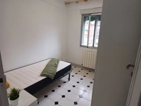 Habitación en calle de Hernán Cortés