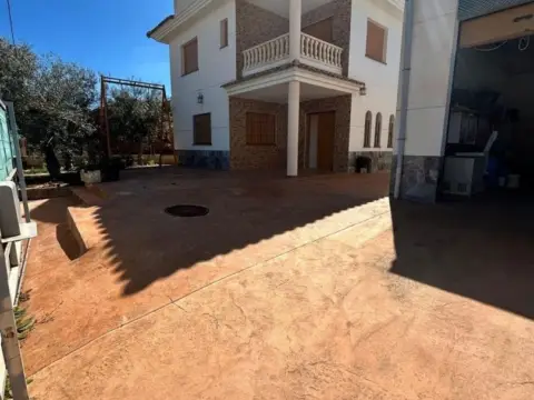 Chalet en Las Lomas del Rame-Bahía Bella