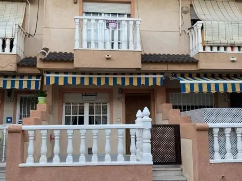 Dúplex en Pueblo Latino