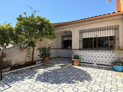 Casa pareada en Los Narejos-Punta Calera
