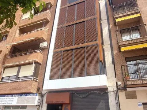 Local comercial en Juan Carlos I