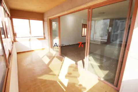 Piso en Avenida Juan Carlos I