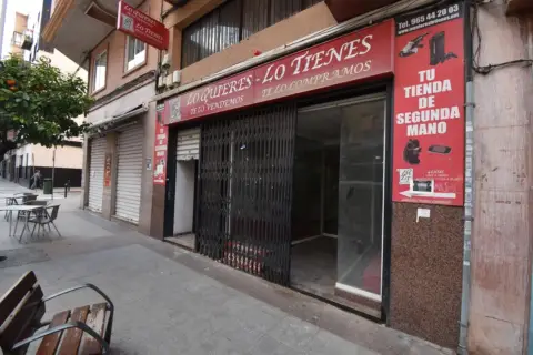 Local comercial en Carrer Reina Victoria