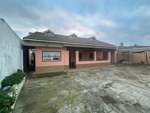 Chalet en Urb Las Cabras