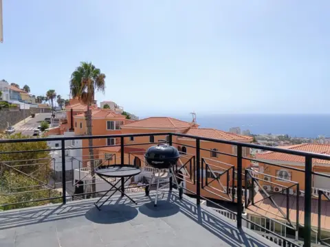 Casa pareada en calle de Noruega, 2