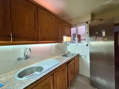 Casa adosada en calle de las Lajas