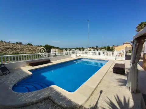 Chalet en calle Holanda