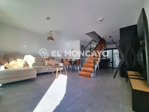 Casa adosada en Mil Palmeras