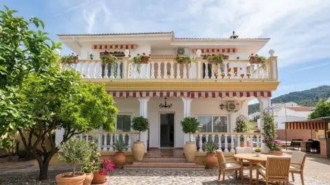 Chalet en Jardines de Alhaurín-Huerta Alta-Fuensanguínea in Manantiales-Cortijos del Sol-Fuensanguínea (Alhaurín de la Torre) · Alhaurín de la Torre