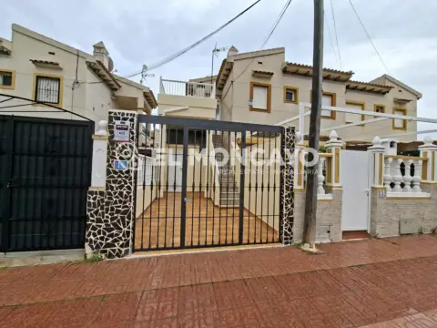 Casa adosada en Punta Prima