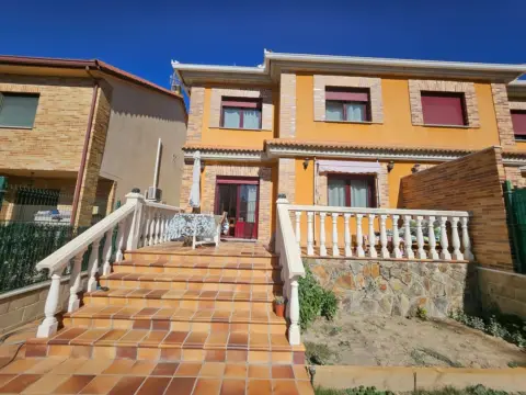 Casa pareada en Área Rural