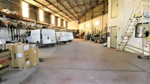 Nave industrial en Poligono La Polvorista