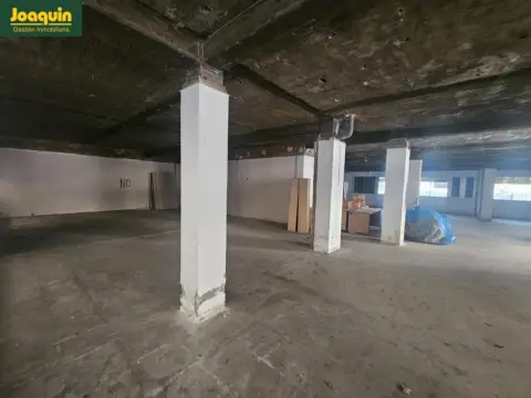 Local comercial en Fleming-Cruz Roja