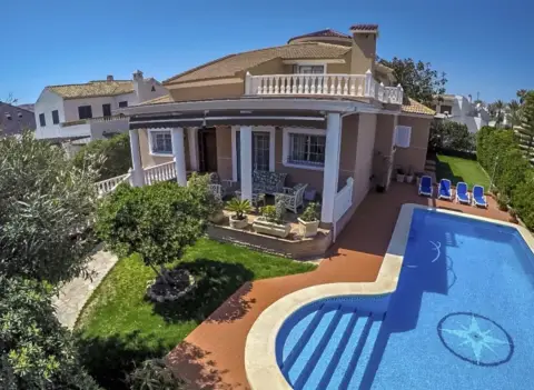 Chalet en Torre La Mata