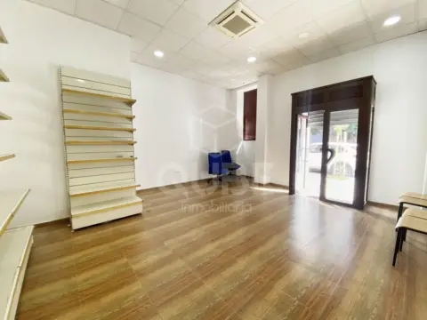 Local comercial en calle del Compás de la Victoria