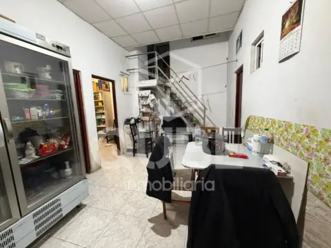 Local comercial en calle Ildefonso Marzo