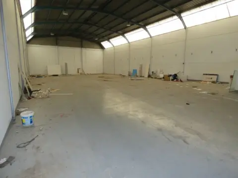Nave industrial en Pol. Ind. Base 2000