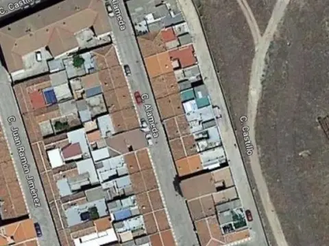 Casa en calle de la Alameda