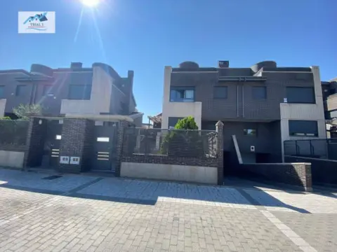 Casa en calle del Arándano