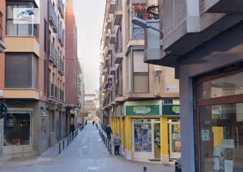 Local comercial en calle Obispo Frutos
