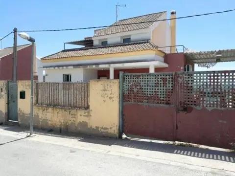 Casa en calle los Girasoles