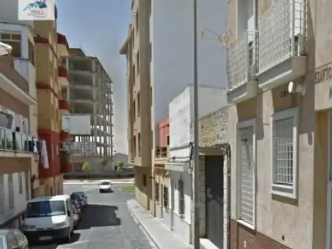 Piso en calle Tharsis