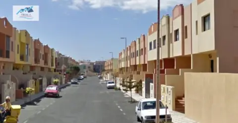 Casa adosada en calle Fula