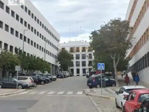 Piso en Avenida de la Marina