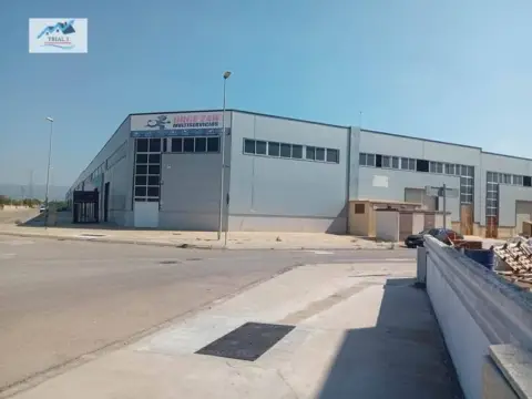 Nave industrial en calle Dels Almogavers