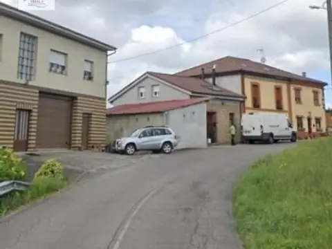Casa en calle Leceñes