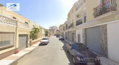 Casa en calle de Benahadux