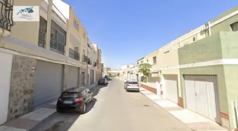 Casa en calle de Benahadux