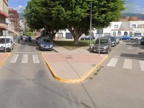 Casa en calle del Mercado Común