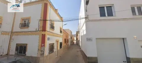 Casa en calle José Gómez Abad