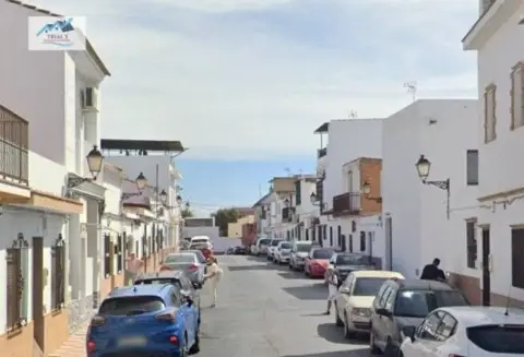 Casa en calle de la Central