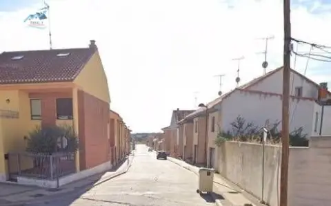 Casa adosada en calle de Jaén