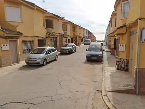 Casa en calle de los Lirios