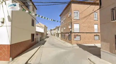 Casa adosada en calle de la Rosa