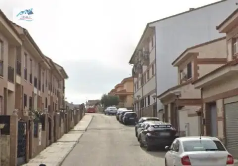 Casa en calle de Salvador Dalí