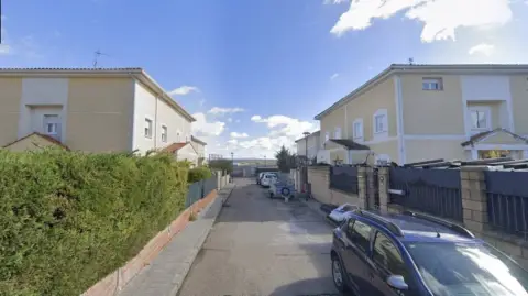 Casa adosada en calle Nogal