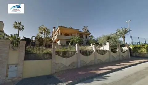 Chalet en calle Midas