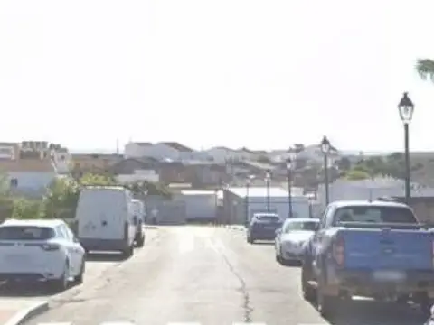 Casa adosada en calle Alondra