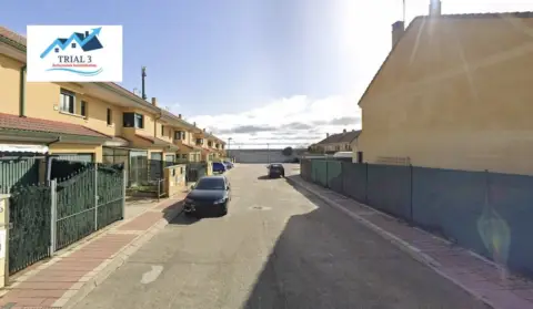 Casa adosada en calle Zarcillo