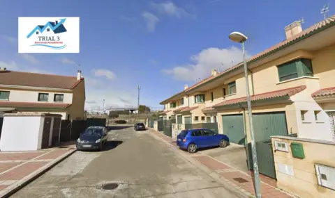 Casa adosada en calle Zarcillo