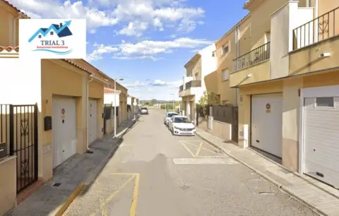 Casa adosada en calle Guatemala