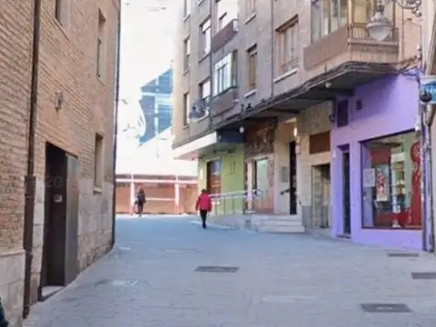 Piso en calle de la Rúa Oscura