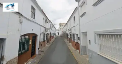 Casa adosada en calle de la Encinilla
